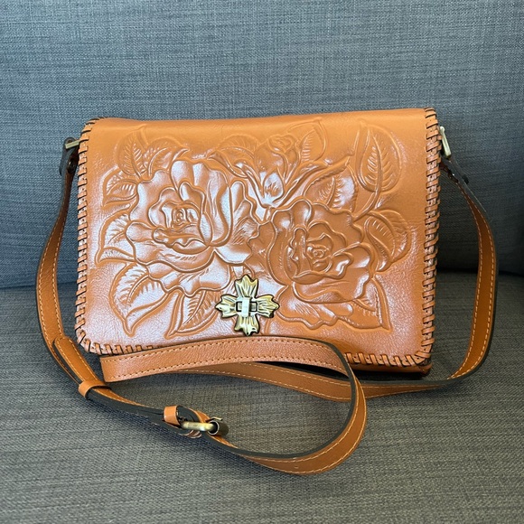 NWOT PATRICIA NASH MABILIA FLAP CROSSBODY BAG TOOLED LEATHER